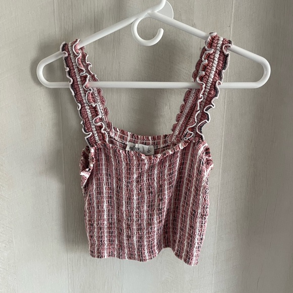 🌸🤍Cute Hollister Summer Tank 🤍🌸 - Picture 3 of 4